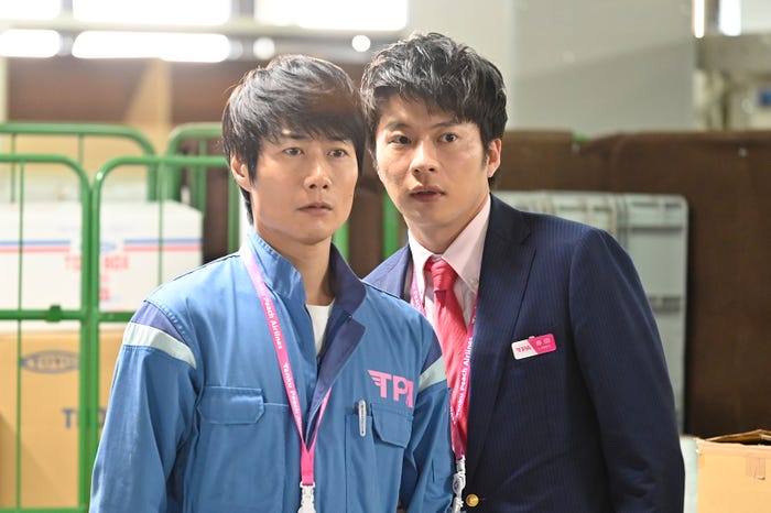 戸次重幸、田中圭/「おっさんずラブ-in the sky-」第5話より(C)テレビ朝日