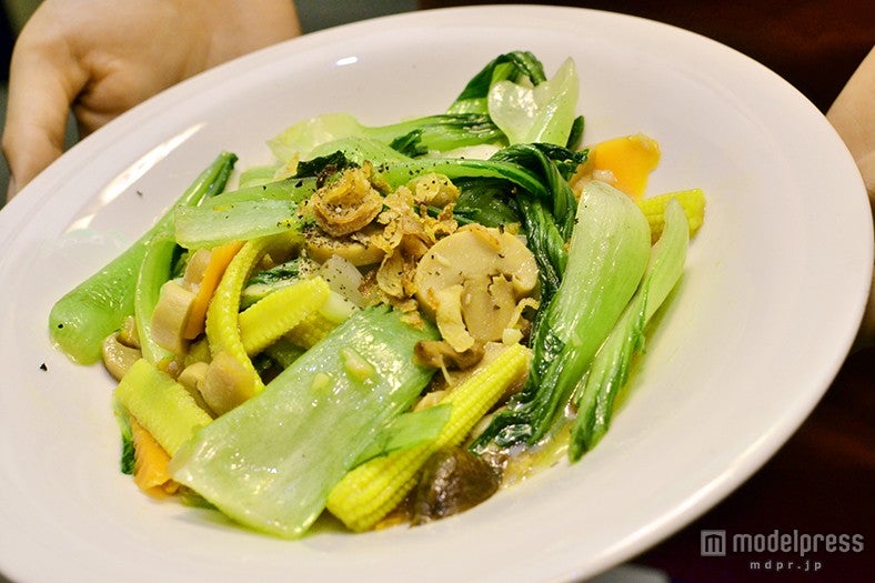 野菜のオイスター炒め「Wok-Fried Bok Choy with Mashroom Oyster Sauce」