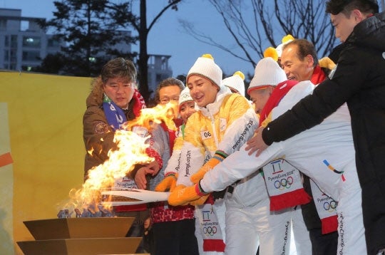 チャン･グンソクも参加した聖火リレーの様子（写真提供：2018平昌冬季オリンピック大会組織委員会）