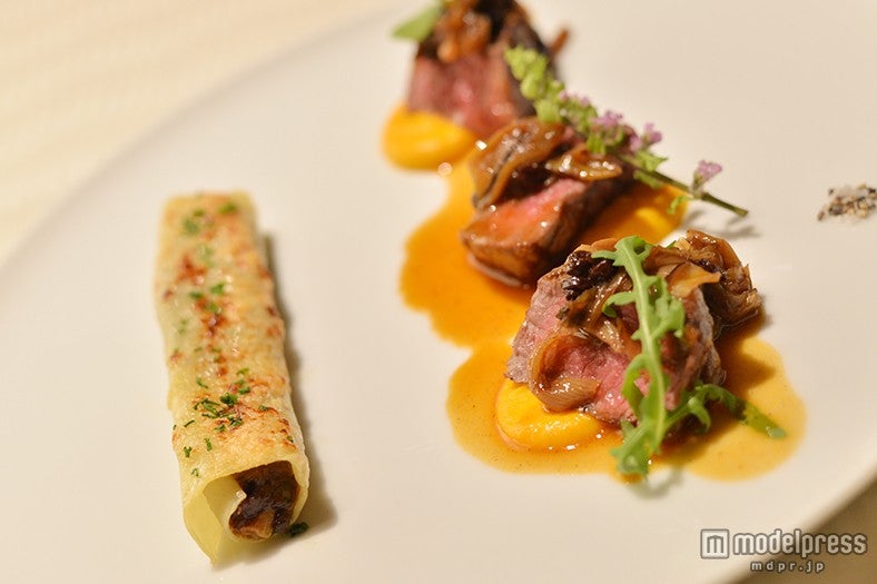 牛フィレ肉のグリル 牛ホホ肉とナッツのカネロニ ビーフのジュを添えて