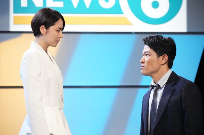 長澤まさみ、鈴木亮平/ 「エルピス―希望、あるいは災い―」最終話より(C)カンテレ