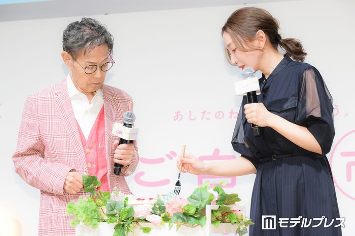 加藤茶、加藤綾菜(C)モデルプレス