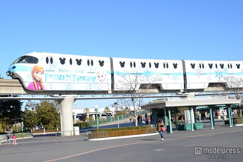 「アナとエルサのフローズンファンタジー・ライナー」外装
