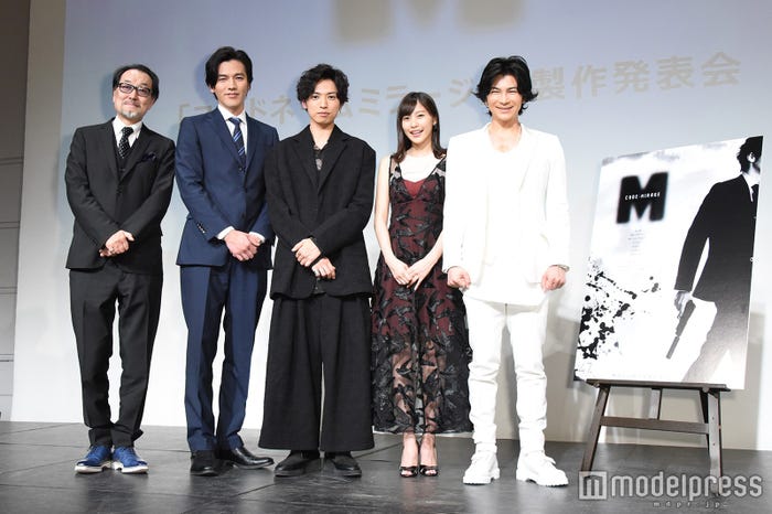 (左から)広井王子、要潤、桐山漣、佐野ひなこ、武田真治(C)モデルプレス