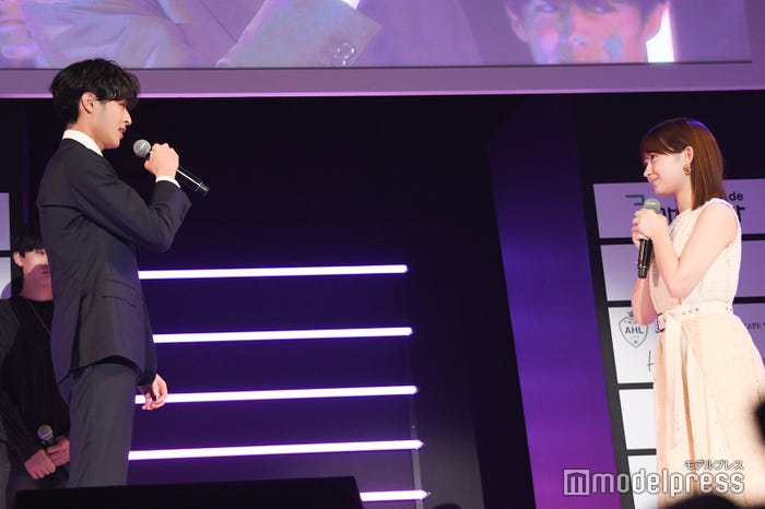 2次審査の告白パフォーマンスに挑んだ谷原七音さん、畑芽育(C)モデルプレス