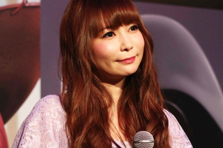 中川翔子 父の命日に家族写真公開 中川勝彦氏が 超イケメン と話題に モデルプレス 中川翔子 父の命日に家族写真公開 中川勝彦氏が 超イケメン と話題に モデルプレス