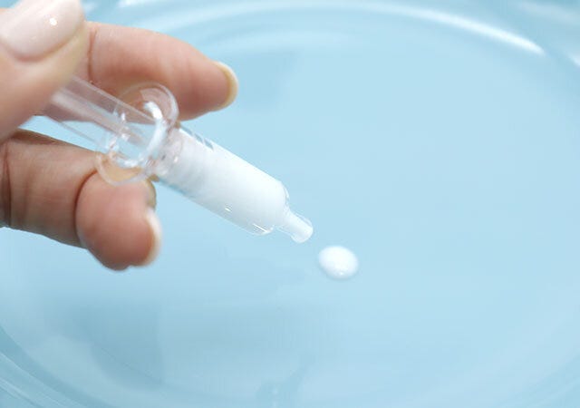 ダイソー　シリンジタイプ化粧容器（小、2個）　使用例