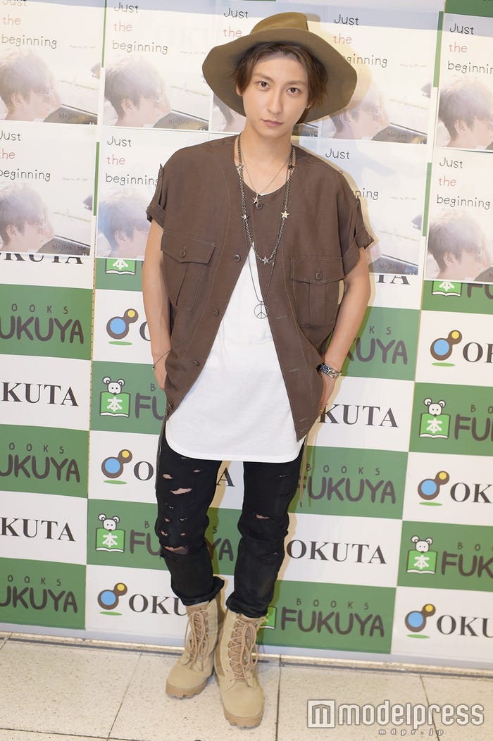 (C)モデルプレス