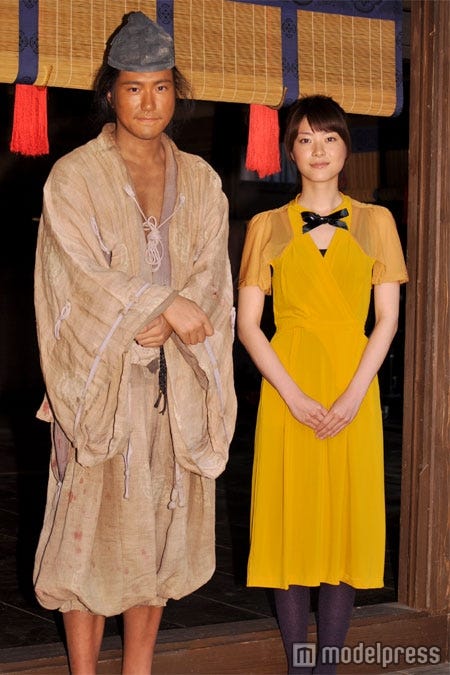 大河ドラマ主演バトンタッチセレモニーを行った松山ケンイチ、上野樹里