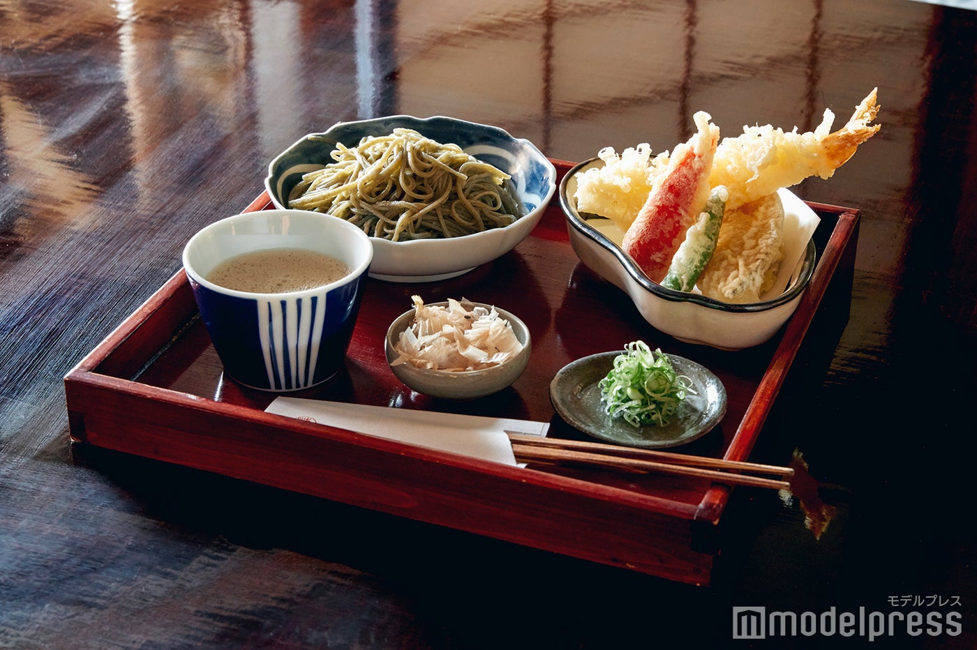 ランチ人気No.1の天ぷら盛りセット。（C）モデルプレス