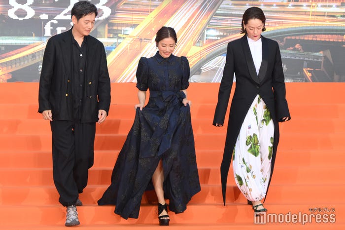 井浦新、石原さとみ、市川実日子(C)モデルプレス