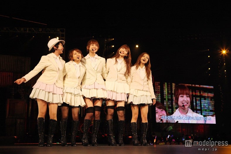 「夕陽を見ているか？」／「AKB48 2013真夏のドームツアー～まだまだ、やらなきゃいけないことがある～」福岡公演2日目より（C）AKS