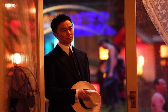 長谷川博己(C)2023「リボルバー・リリー」フィルムパートナーズ