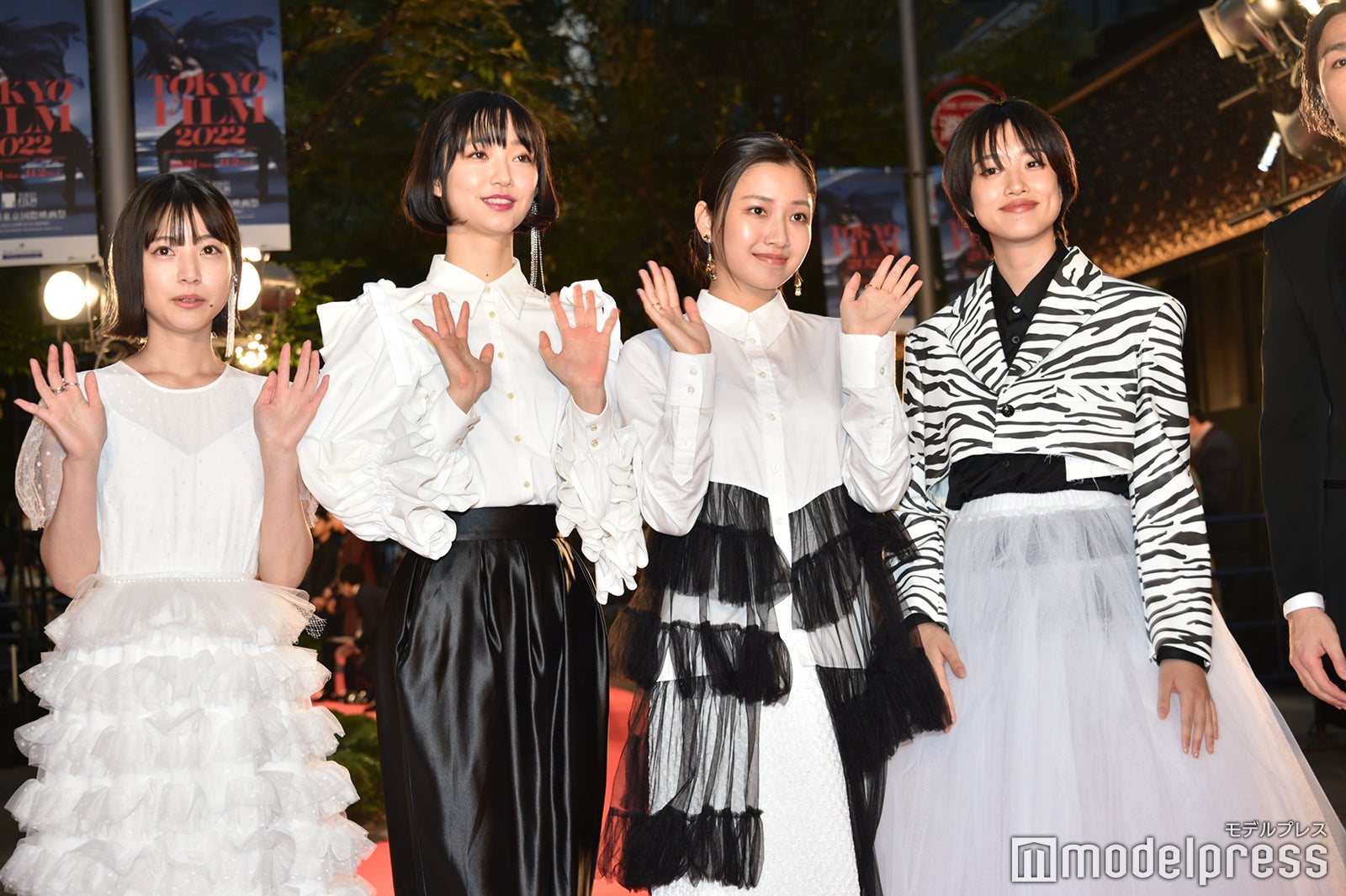中井友望、小宮山莉渚、小野莉奈、河合優実（C）モデルプレス