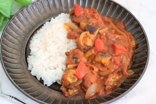 レンジで15分！ナスとトマトのヘルシー夏カレー