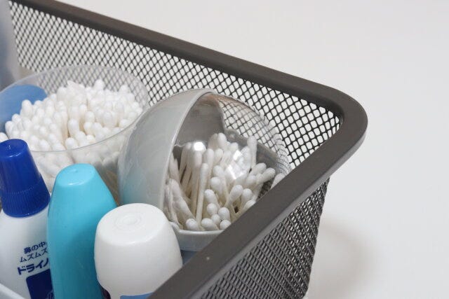 セリアの紙軸白綿棒100本 セリアの紙軸白綿棒100本