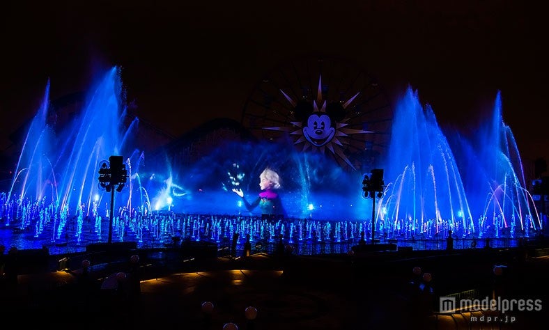 ディズニーランド・リゾート「ワールド・オブ・カラー」（C）Disney