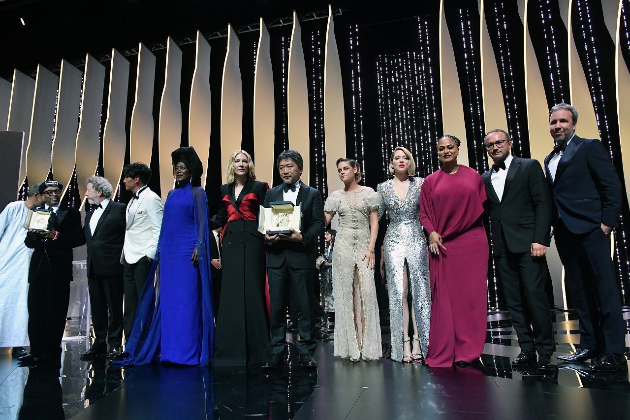 授賞式の様子​(C)2018『万引き家族』 製作委員会