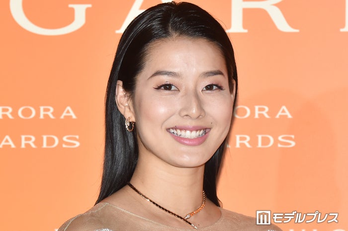 すみれ、父・石田純一＆亡き母・松原千明さんとの過去ショット公開「そっくり」「親子の愛情が伝わってきて感動」の声