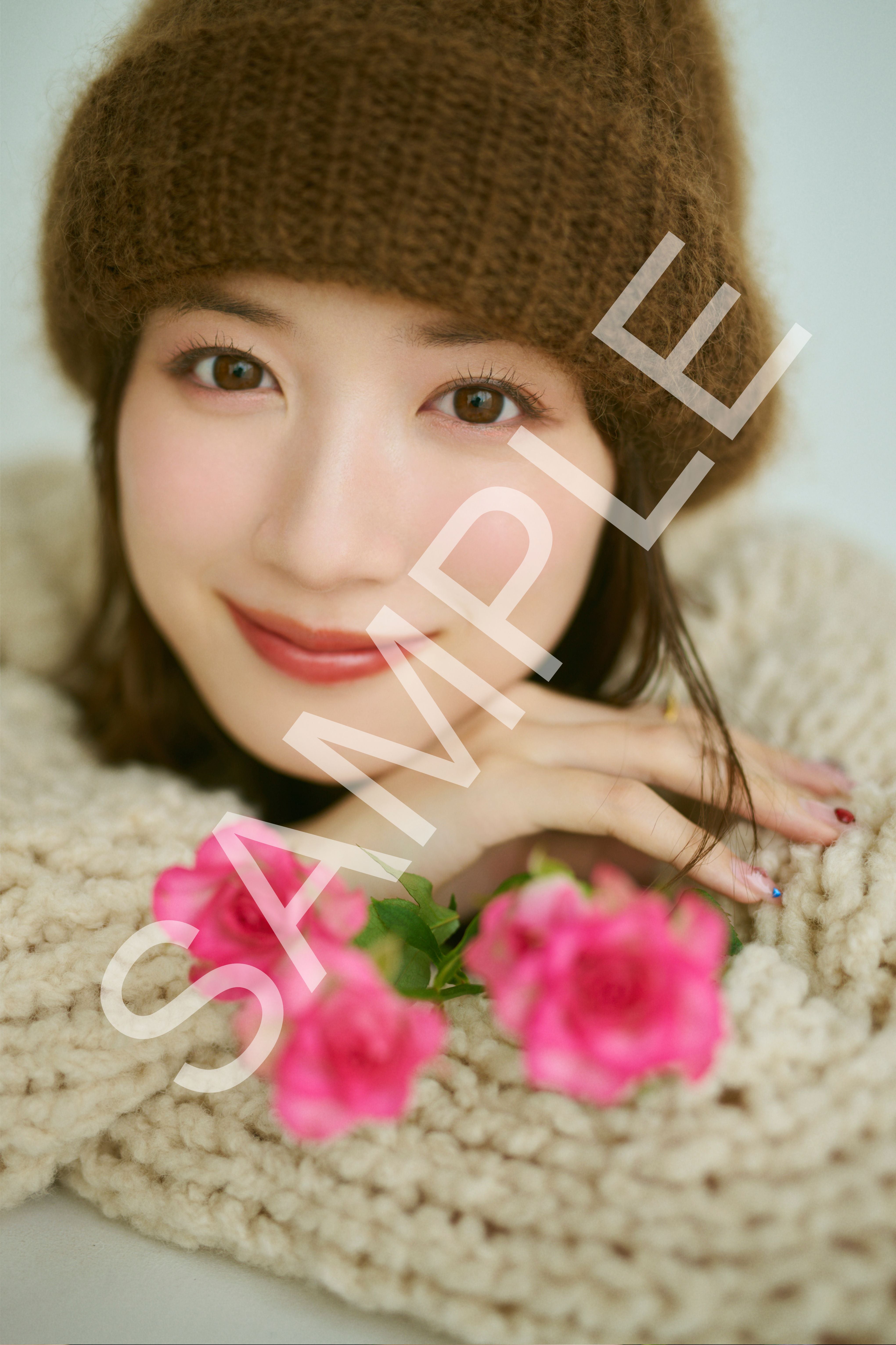 「永野芽郁カレンダー2027」購入特典Bスマホサイズフォトカード（C）SDP