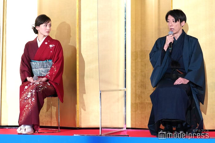 綾瀬はるか、高橋一生(C)モデルプレス