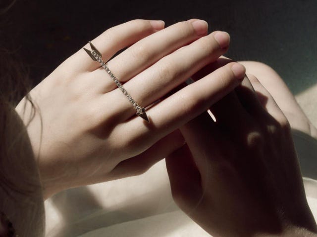 衣替えは服だけじゃない！気分を変える「大人女子向けアクセサリー」3選