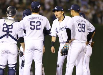 西武 痛恨の逆転負けで最下位転落 名手の源田があとアウトひとつでまさかの適時失策