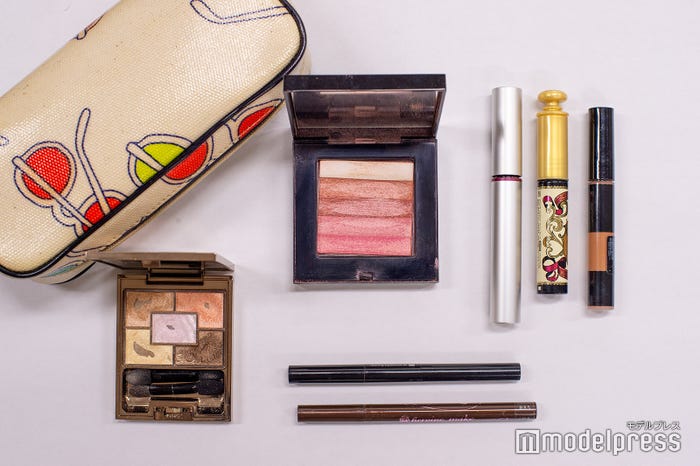 斉藤舞子アナのポーチの中身は?