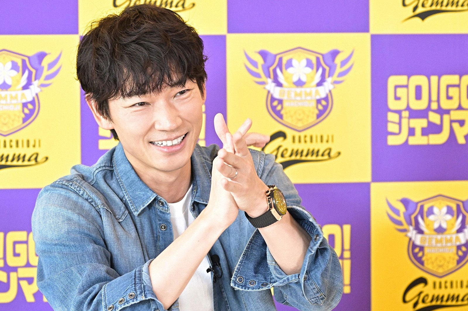 綾野剛／「オールドルーキー」第1話より（C）TBS