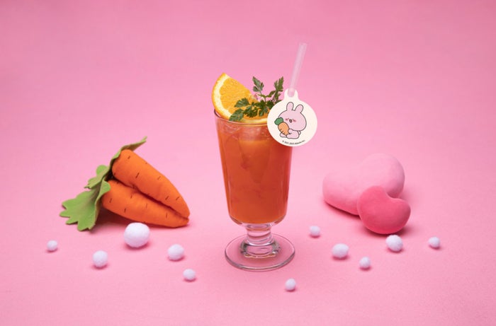 んま　あさみみ特製にんじんドリンク税込990円（C）2021，2023 Adavito Inc．