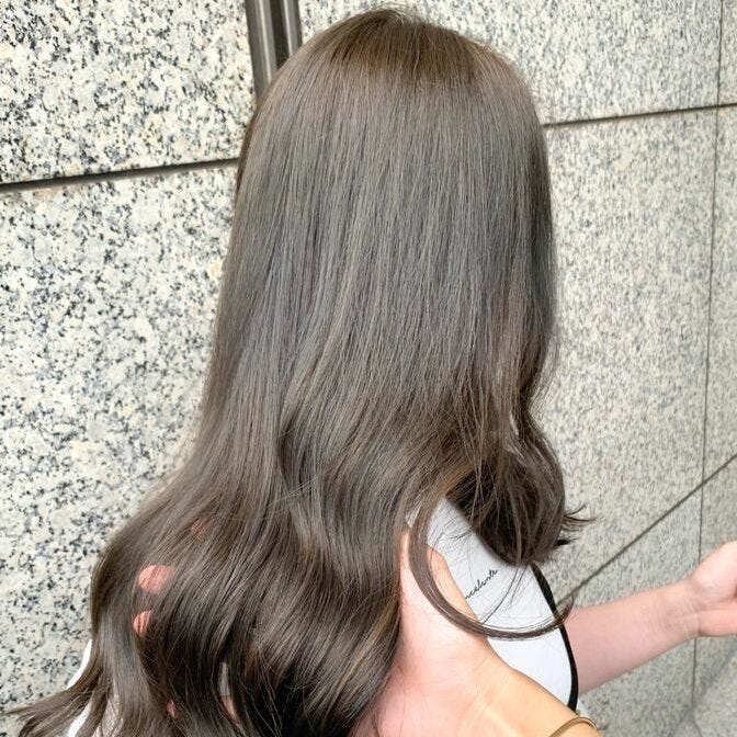アッシュ 暗め のヘアカラーまとめ 抜け感を楽しむ大人女子向けの髪色 モデルプレス アッシュ 暗め のヘアカラーまとめ 抜け感を楽しむ大人女子向けの髪色 モデルプレス