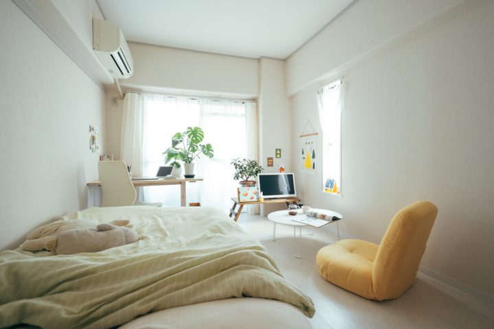 1k8畳のレイアウト実例15選 縦長 正方形などお部屋のタイプに合わせてご紹介 モデルプレス 1k8畳のレイアウト実例15選 縦長 正方形などお部屋のタイプに合わせてご紹介 モデルプレス