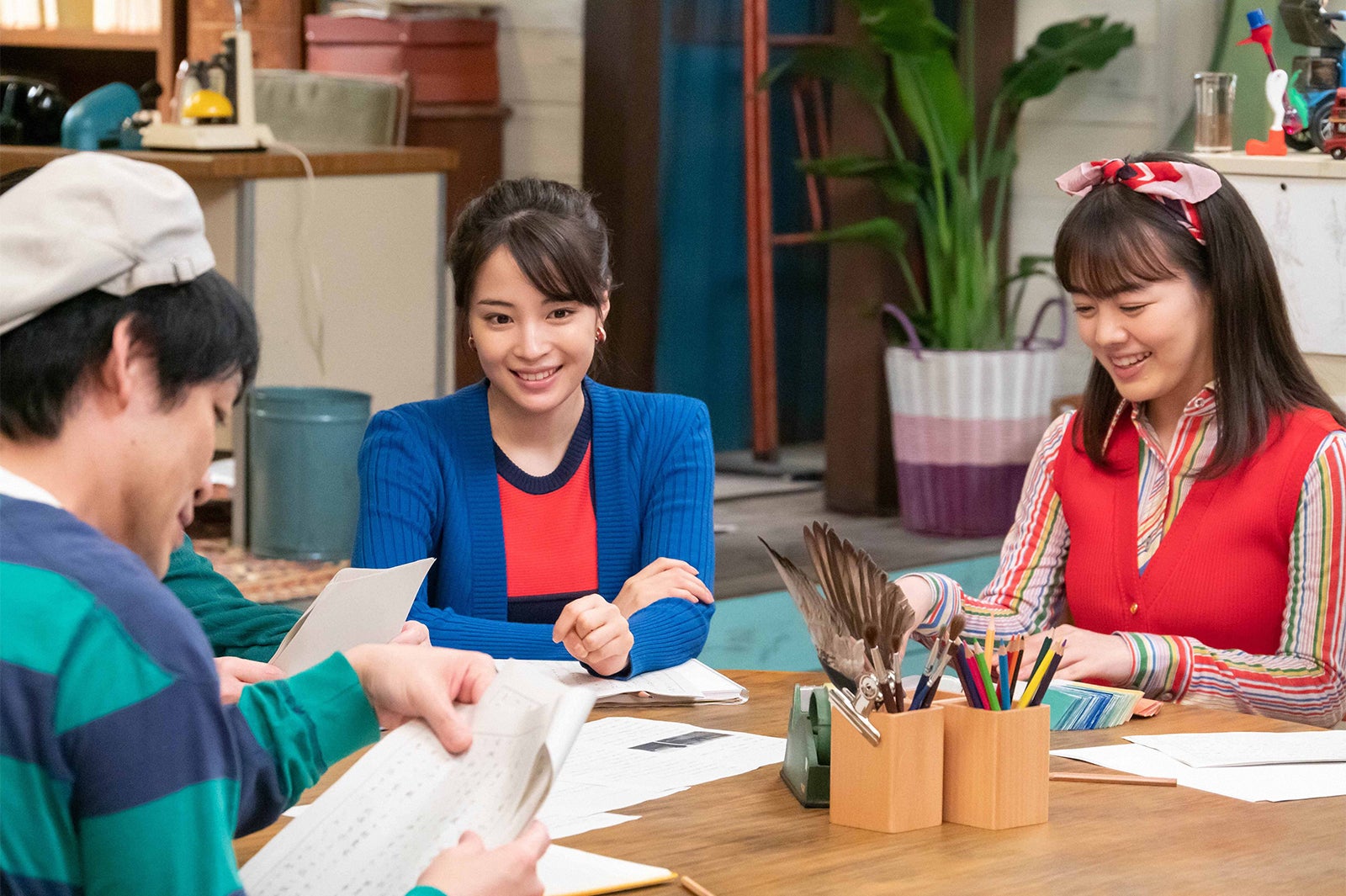 広瀬すず（中央）／「なつぞら」（C）NHK