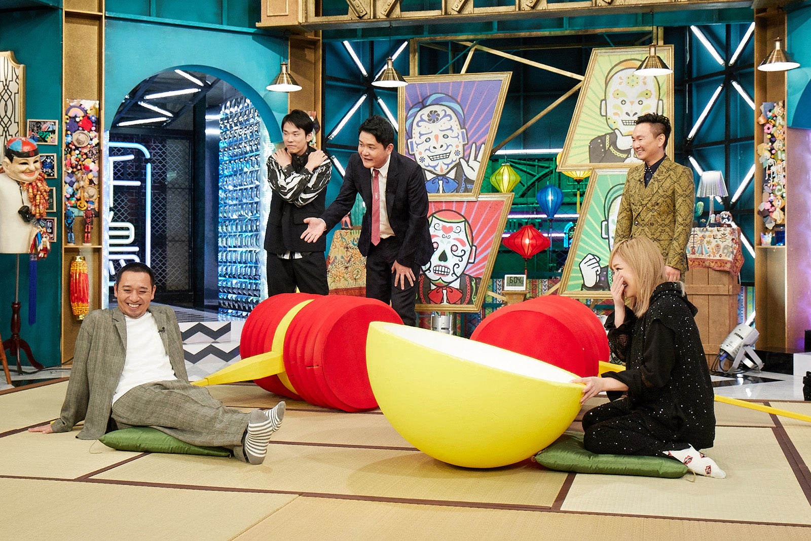 大悟、濱家隆一、ノブ、山内健司、浜崎あゆみ（C）日本テレビ