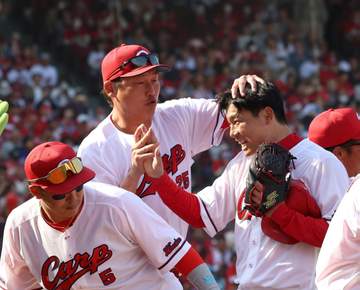 広島・新井監督 栗林の完全試合継続中「私が緊張した」「いろんなケースを想定していた」