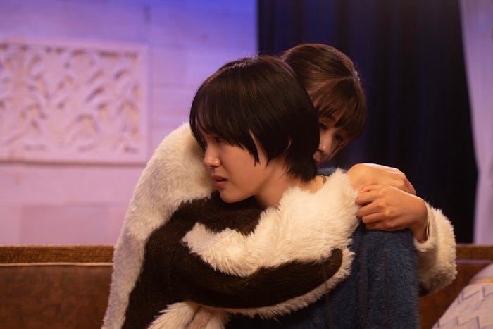 工藤美桜、尾碕真花「コールミー・バイ・ノーネーム」第5話(C)MBS