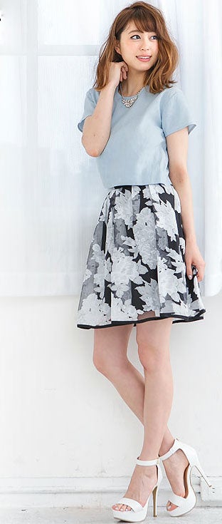 裾シフォン切替フェイクレイヤード半袖デニムブラウストップス「神戸レタス」2490円（税込）