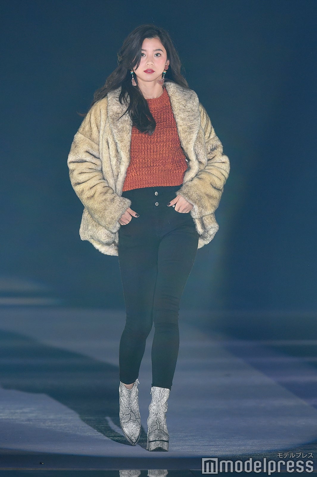 朝比奈彩 （C）モデルプレス