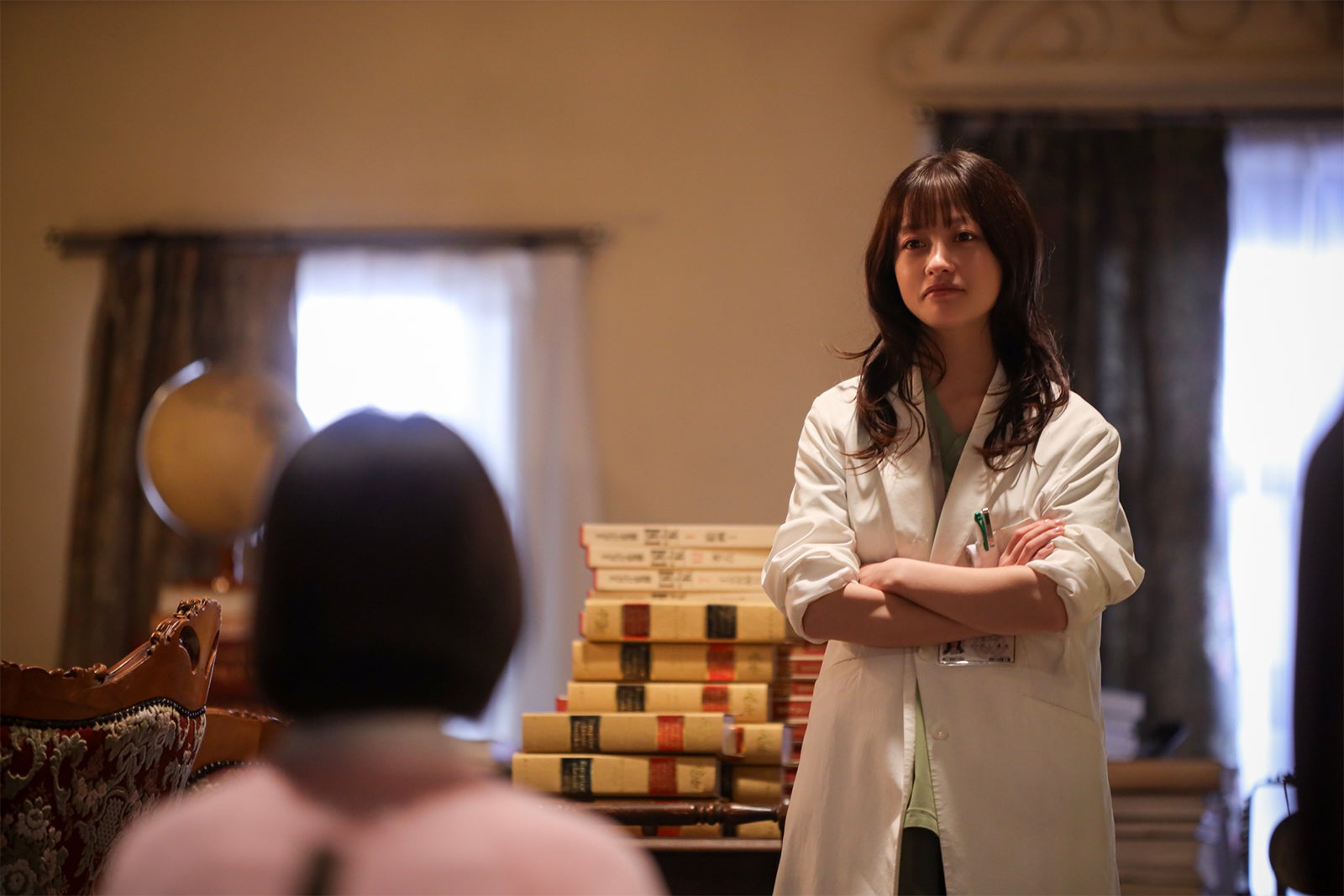 橋本環奈「天久鷹央の推理カルテ」第6話（C）テレビ朝日