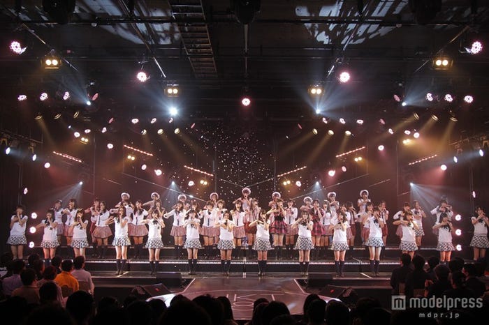 HKT48「桜の花びらたち」