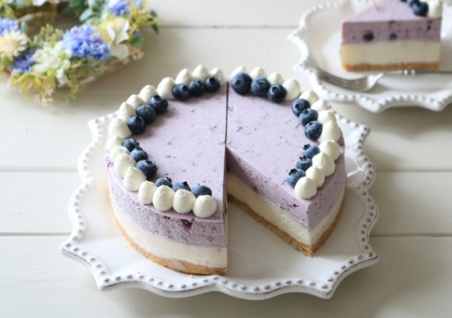 こんなケーキがうちで作れるの 混ぜて冷やすだけ お店みたいなブルーベリーレアチーズケーキ モデルプレス こんなケーキがうちで作れるの 混ぜて冷やすだけ お店みたいなブルーベリーレアチーズケーキ モデルプレス