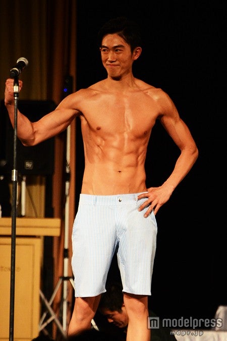 渡部純平さん（26）／水着審査の様子