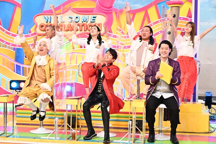 (前列左から)せいや、西川貴教、粗品(後列左から)ロイ、アンミカ、秋山竜次、生見愛瑠(C)TBS