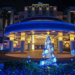 「ディズニーアンバサダーホテル」
“クリスマス・ファンタジー”イルミネーション（C）Disney