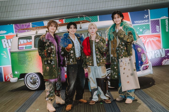 Aぇ! group(左から)小島健、正門良規、末澤誠也、佐野晶哉/撮影:Kosuke Ito(提供写真)