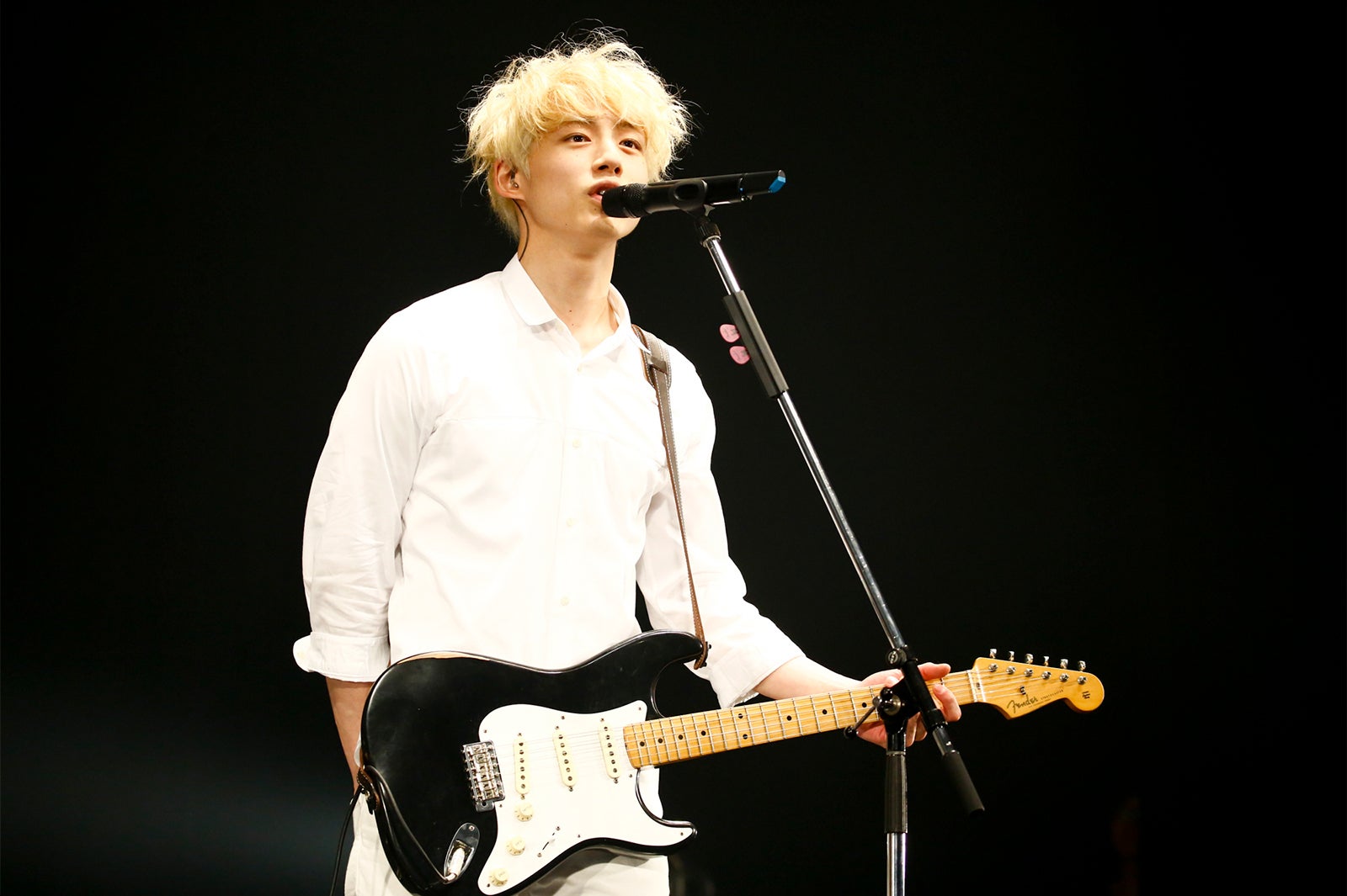 坂口健太郎（C）2017「君と100回目の恋」製作委員会