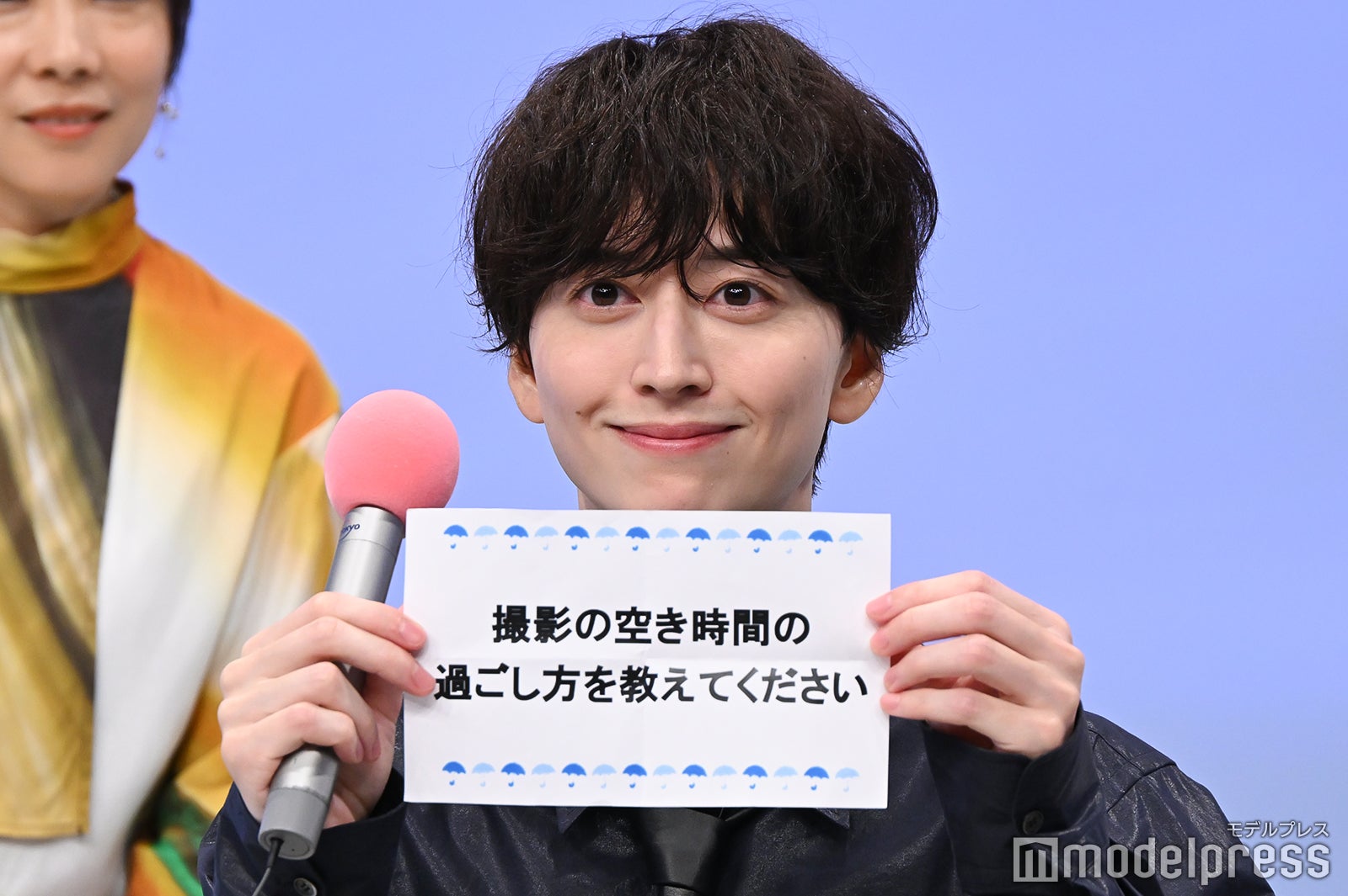 ファンからの質問を箱から選んだ池田匡志（C）モデルプレス