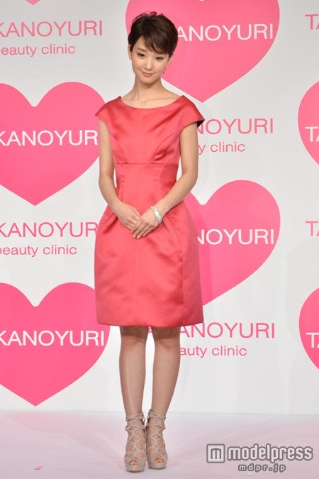 「たかの友梨ビューティクリニック」2013年新CM発表記者会見に出席した剛力彩芽
