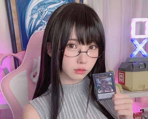 えなこ、黒髪ニット×メガネが反則級の可愛さ「最強の組み合わせ」の声