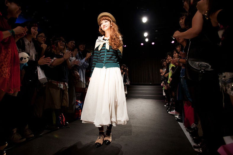 タカハシマイ（「ラフォーレファッションウィーク'11」より）